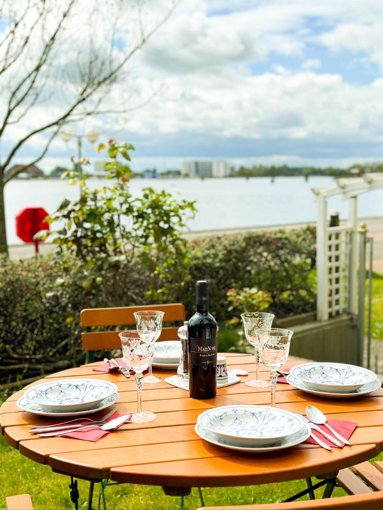 Ferienwohnung Havenblick Вилхелмсхафен Екстериор снимка